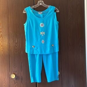 Taurus II turquoise 2pc. Sleeveless top and capris. Size 8P Linen blend